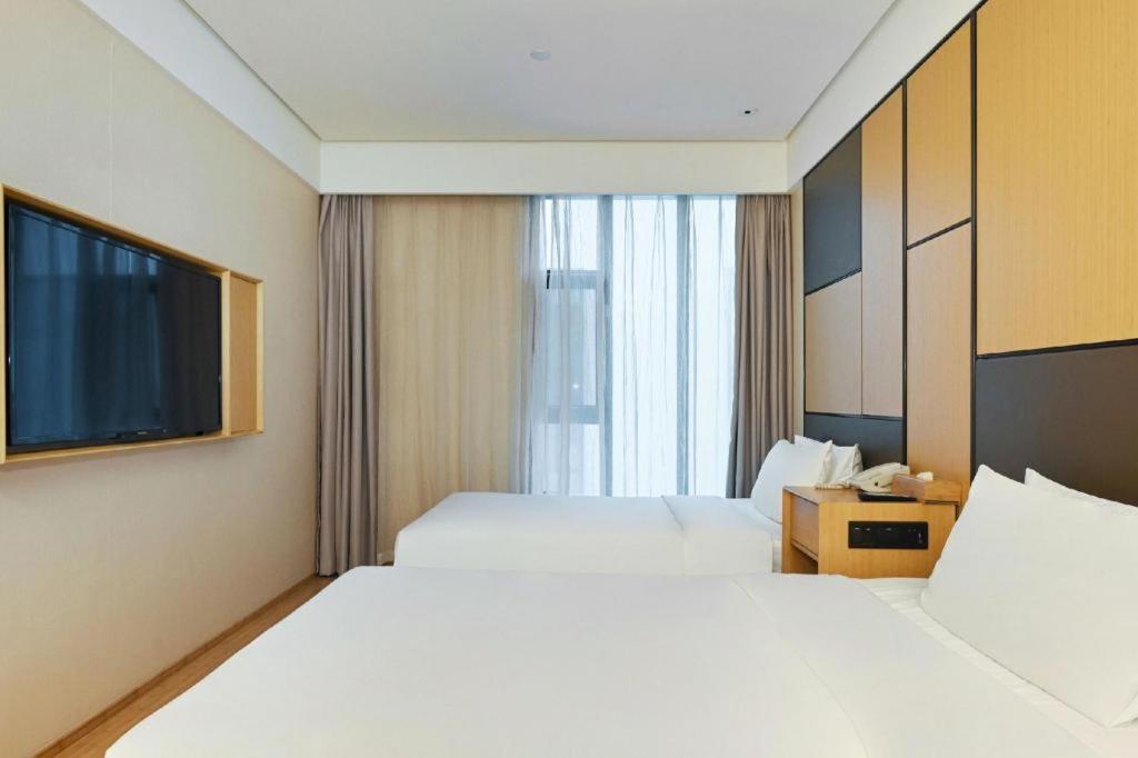 Ji Hotel Shanghai Hongqiao Yan'An XI Road Exteriör bild