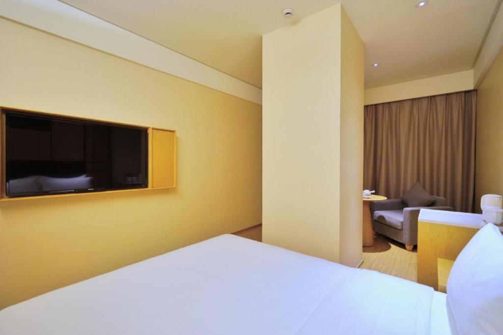 Ji Hotel Shanghai Hongqiao Yan'An XI Road Exteriör bild
